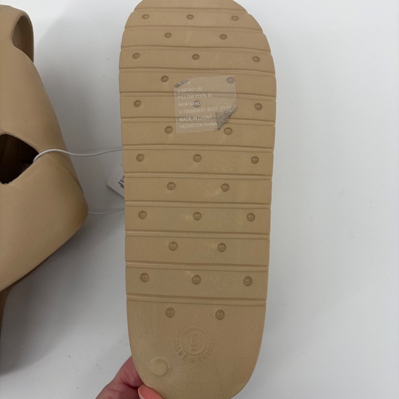 Gap Women's Slides Criss-Cross Pillow Pool Sandal Size 9 NWT New Sand Beige - Picture 7 of 10